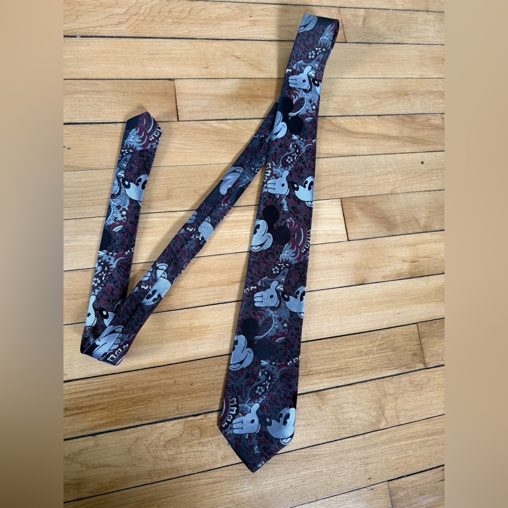 Cervantes x Disney Mickey Mouse red and grey tie